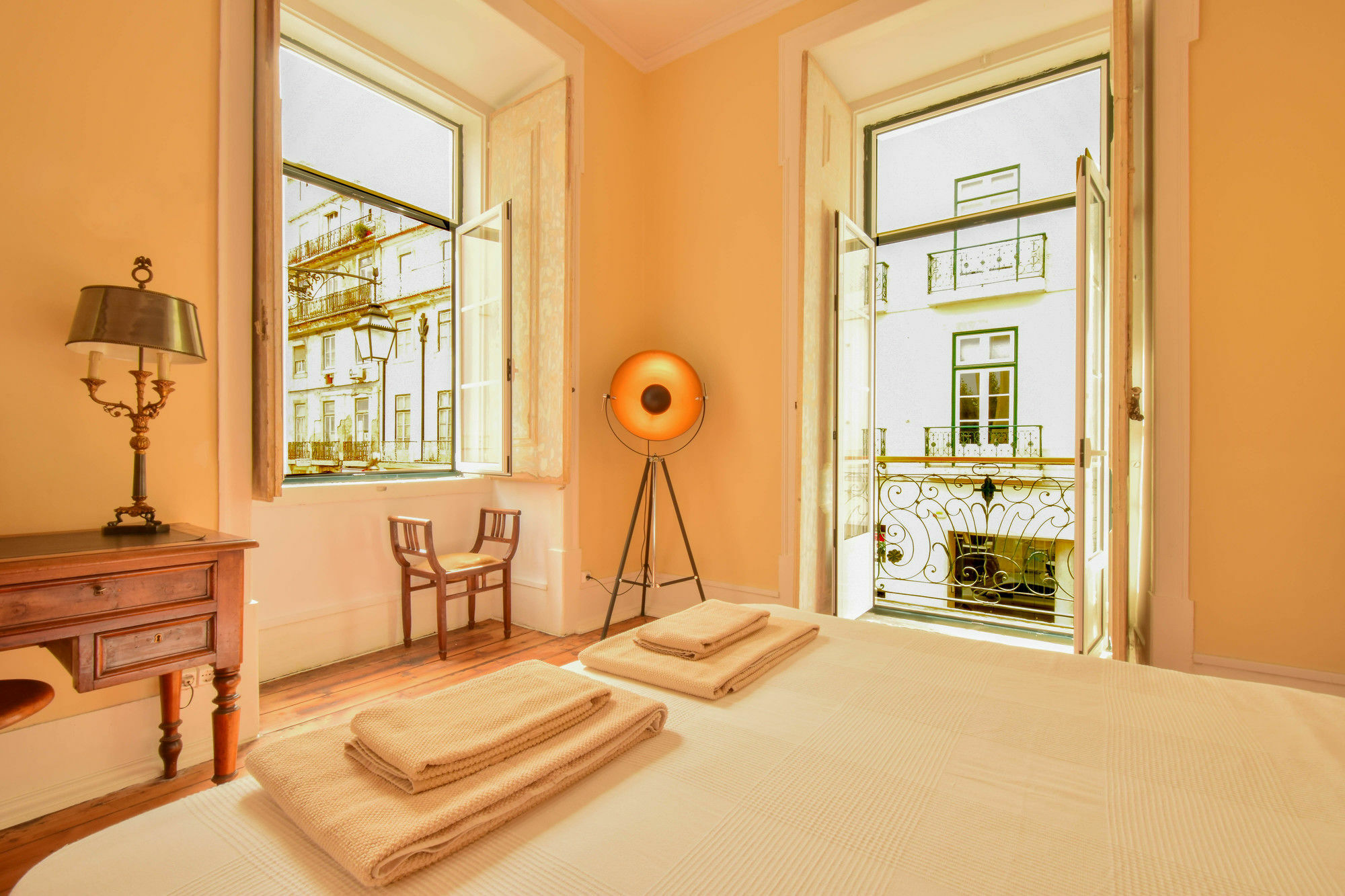Lost :: Chiado House Gasthof
